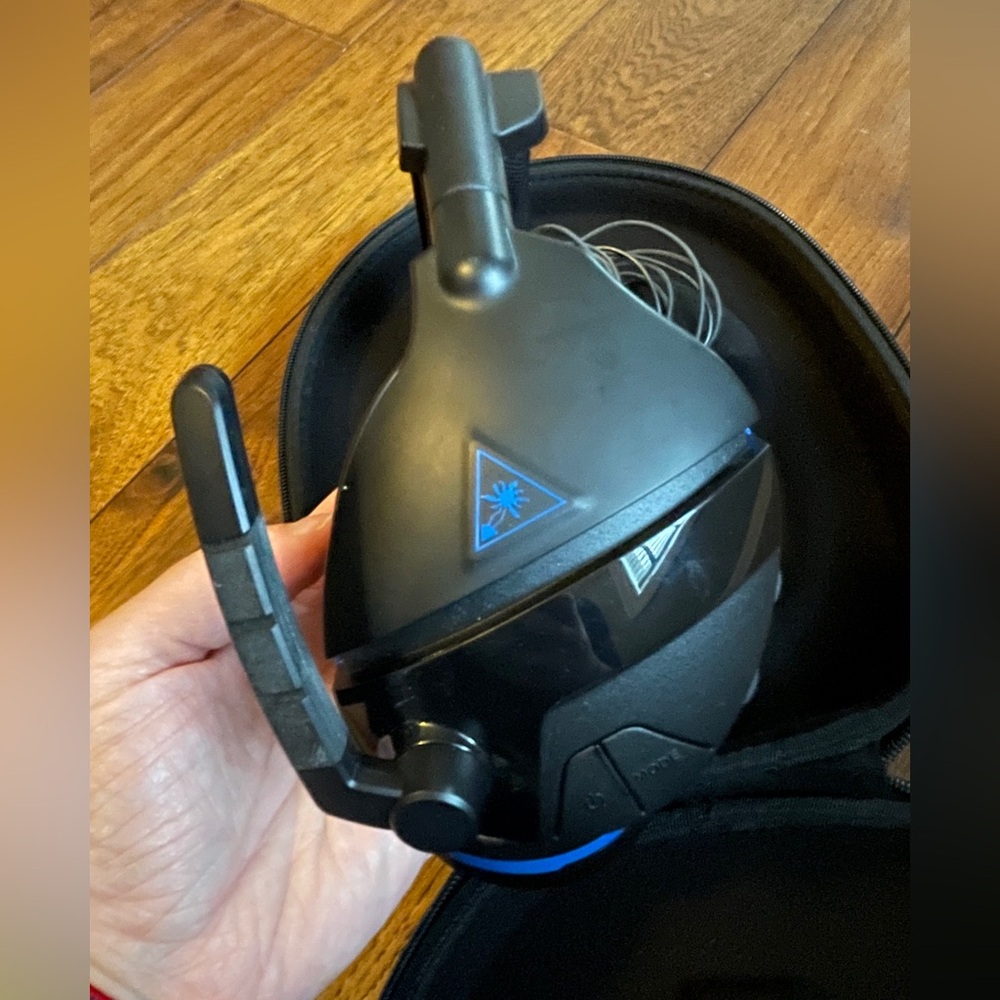 Turtle beach headset - Picture 2 of 3